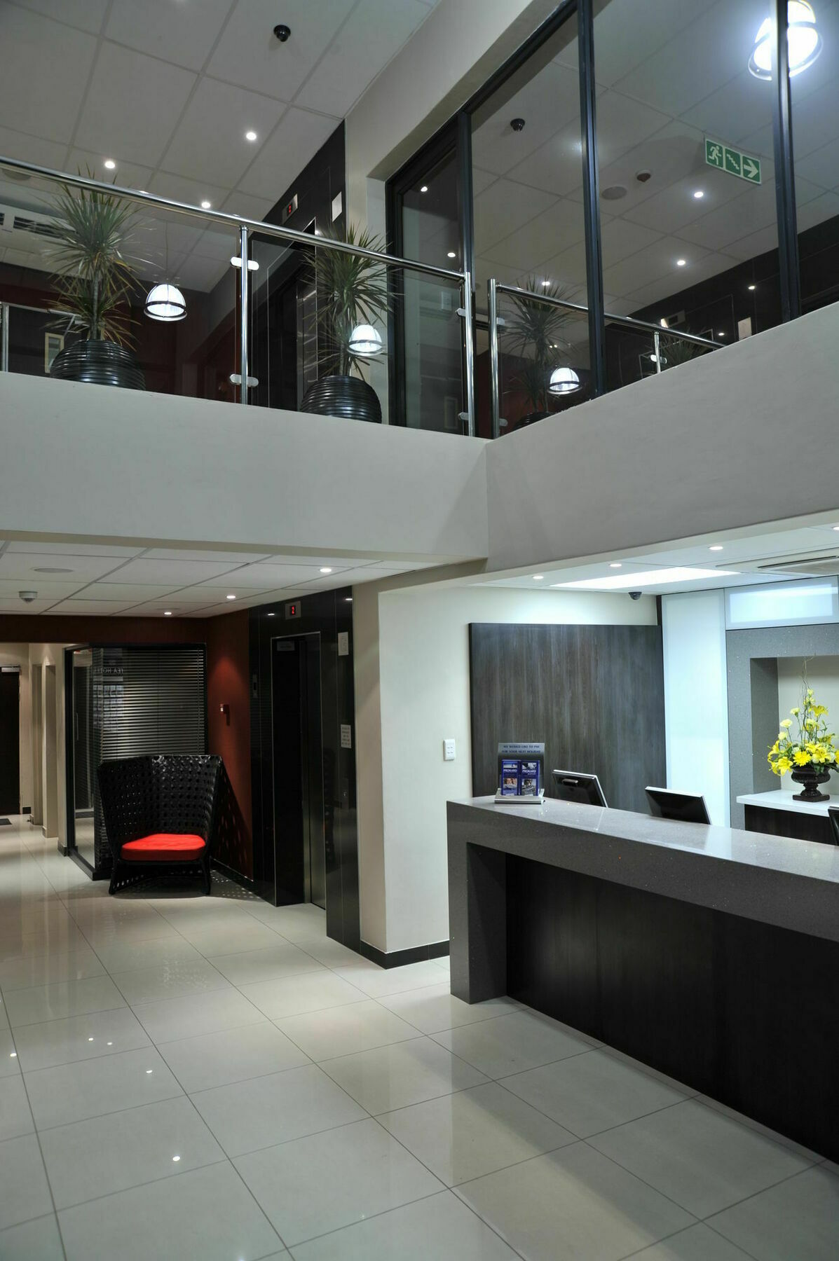 Protea Hotel By Marriott Pretoria Hatfield Exteriör bild